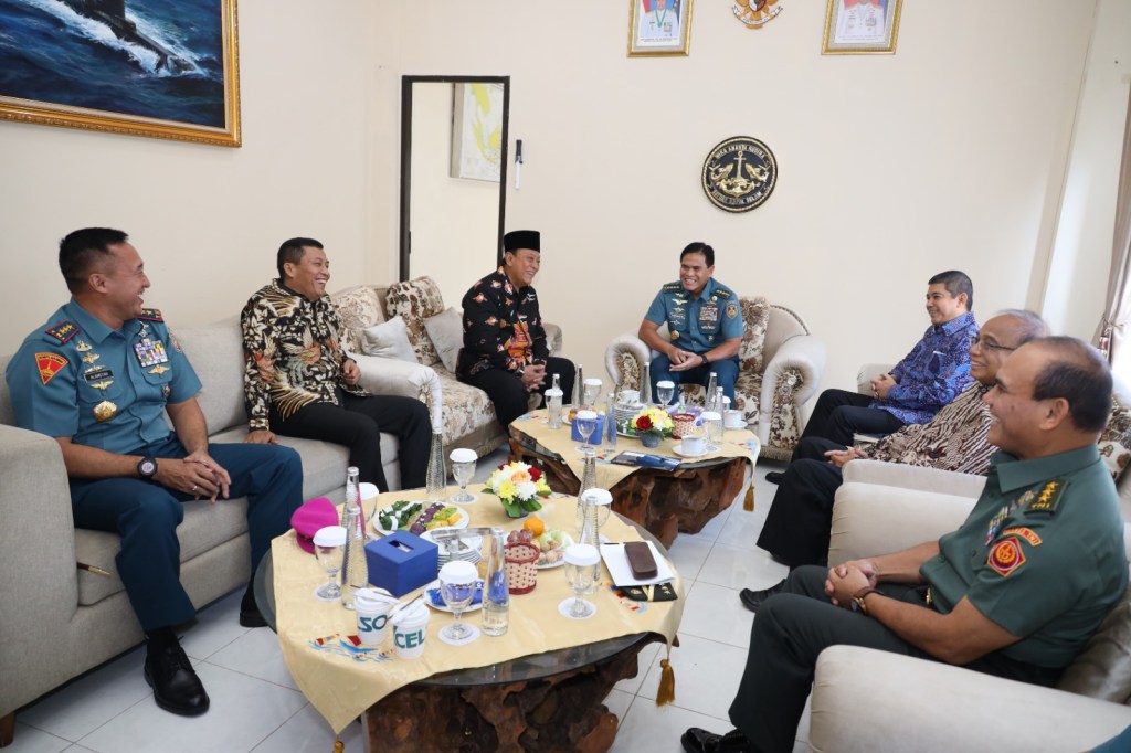 Dankodiklatal Hadiri Launching dan Bedah Buku “Diplomasi Sang Hiu Kencana”