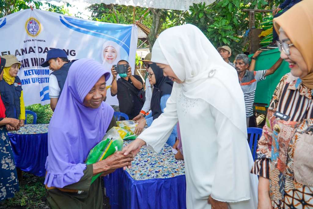 Peringatan HLUN 2024, Khofifah Ajak Masyarakat Rawat dan Berdayakan Lansia Agar Bermartabat, Bahagia Juga Sejahtera