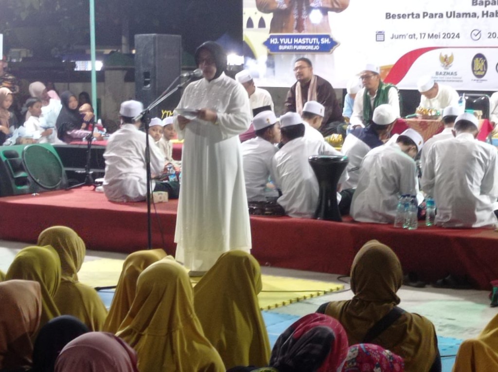 Padat Merayap, Ribuan Warga Purworejo Hadiri Perpustakaan&nbsp;Bersolawat