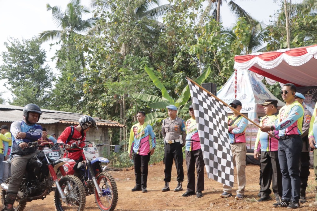 Meriahnya Trabas Polres Purworejo di Desa Dilem Kemiri