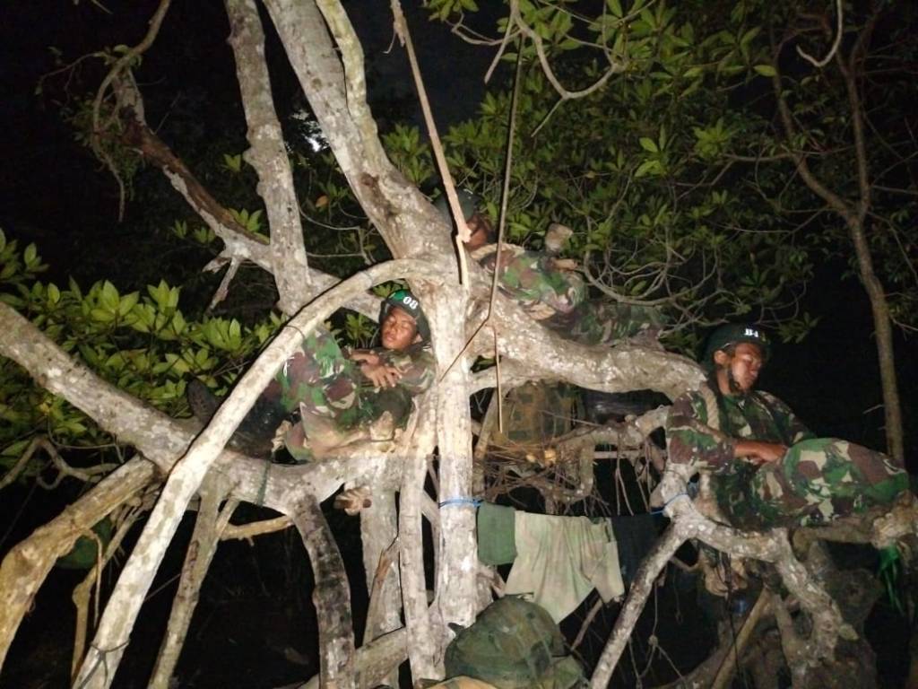 Siswa Dikko 174 Kejuruan Marinir Laksanakan Sea&nbsp;Survival