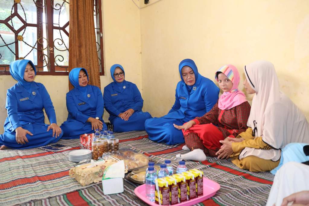 Ketua Gabungan Jalasenastri Kodiklatal Kunjungi Anak Berkebutuhan&nbsp;Khusus