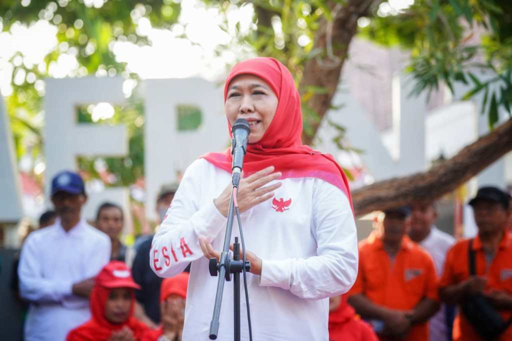 Berangkatkan Jalan Sehat Hari Koperasi Dekopinda Bojonegoro, Khofifah: Koperasi Penggerak Ekonomi Kerakyatan