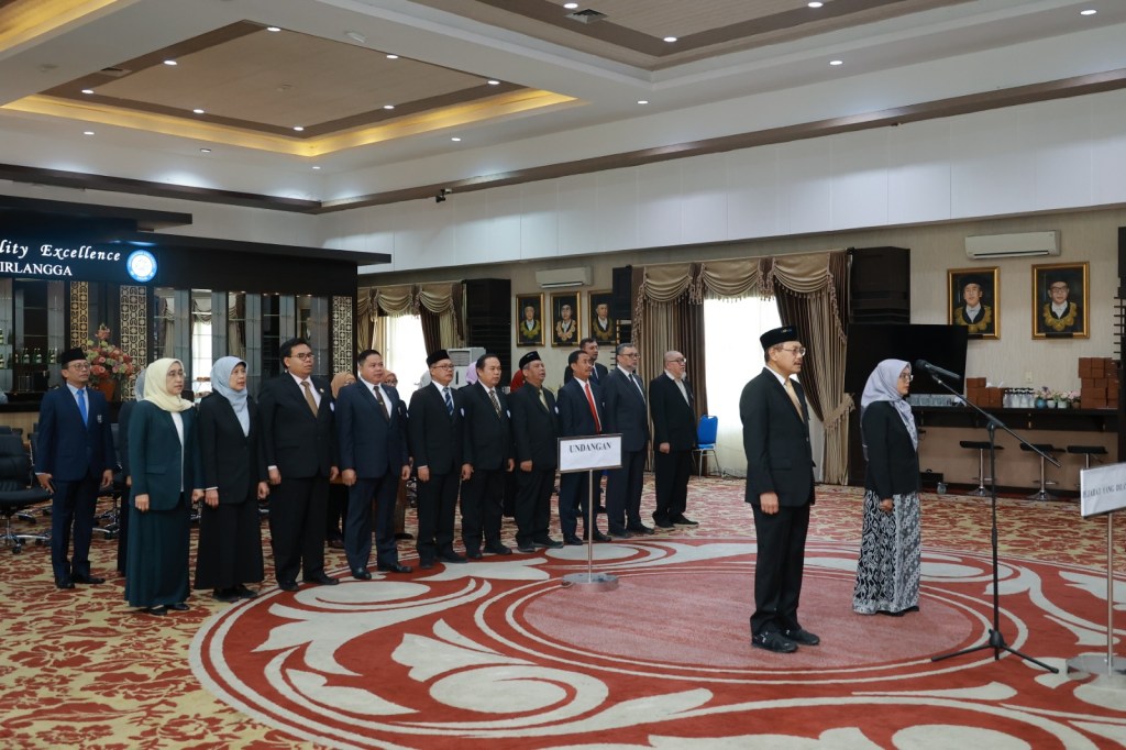 Rektor UNAIR Resmi Lantik Dua Pimpinan Fakultas