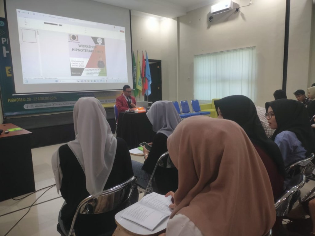 Mahasiswa STIKES Purworejo Dibekali Kemampuan&nbsp;Hipnoterapi