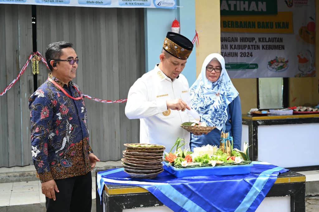 Ada Pusat Oleh-oleh Baru di Kebumen, Beragam Makanan Olahan Ikan Dijual