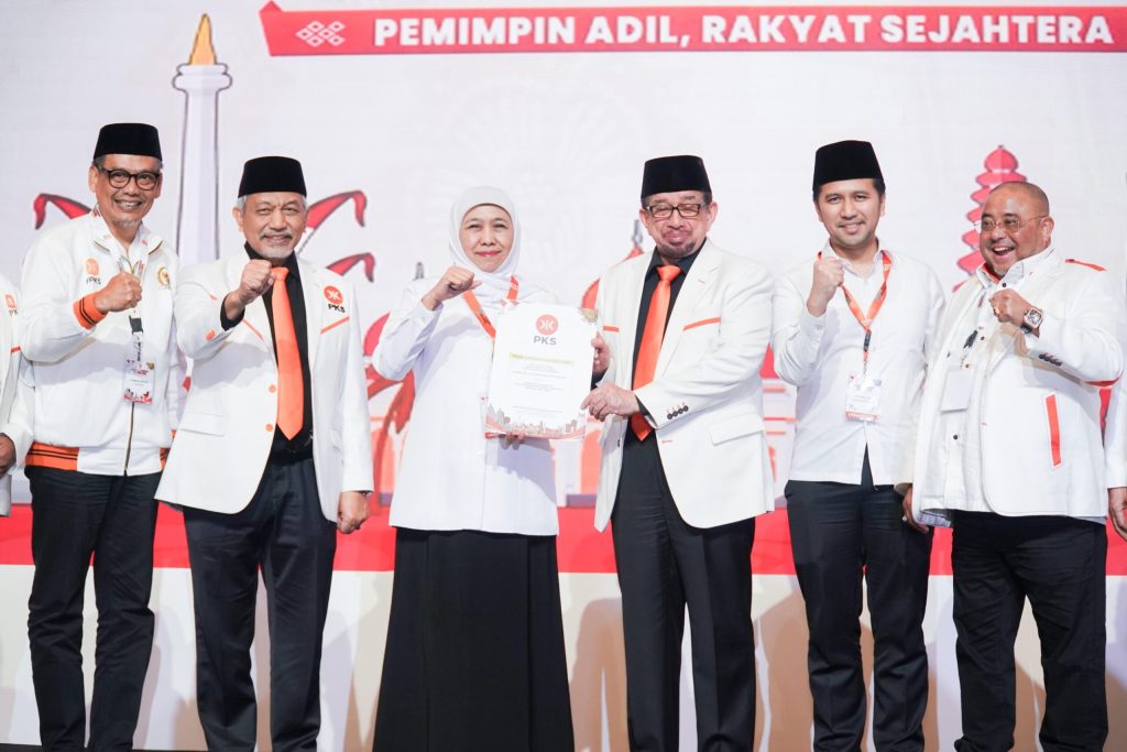 Hadiri Konsolidasi Nasional Cakada PKS dan Terima Formulir B1 KWK, Khofifah-Emil Siap Daftar ke KPU&nbsp;Jatim