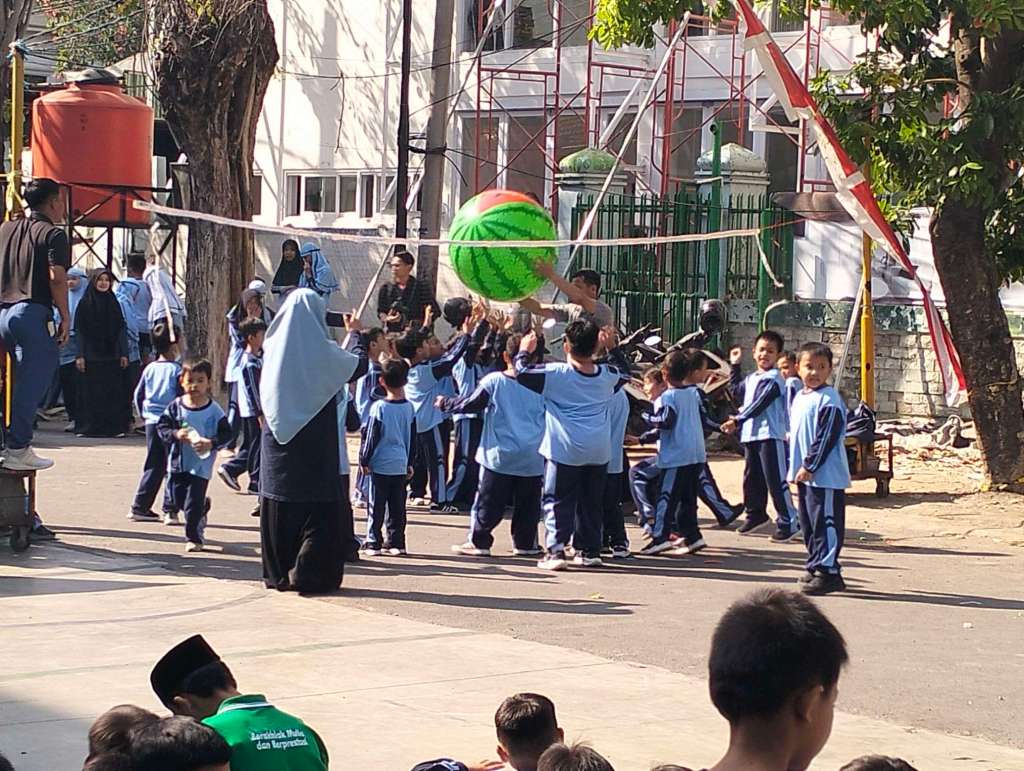 Memperingati Hari Kemerdekaan RI, SD Al Falah Surabaya Menggelar Kegiatan yang Menghibur Murid dan Guru Selama Tiga Hari