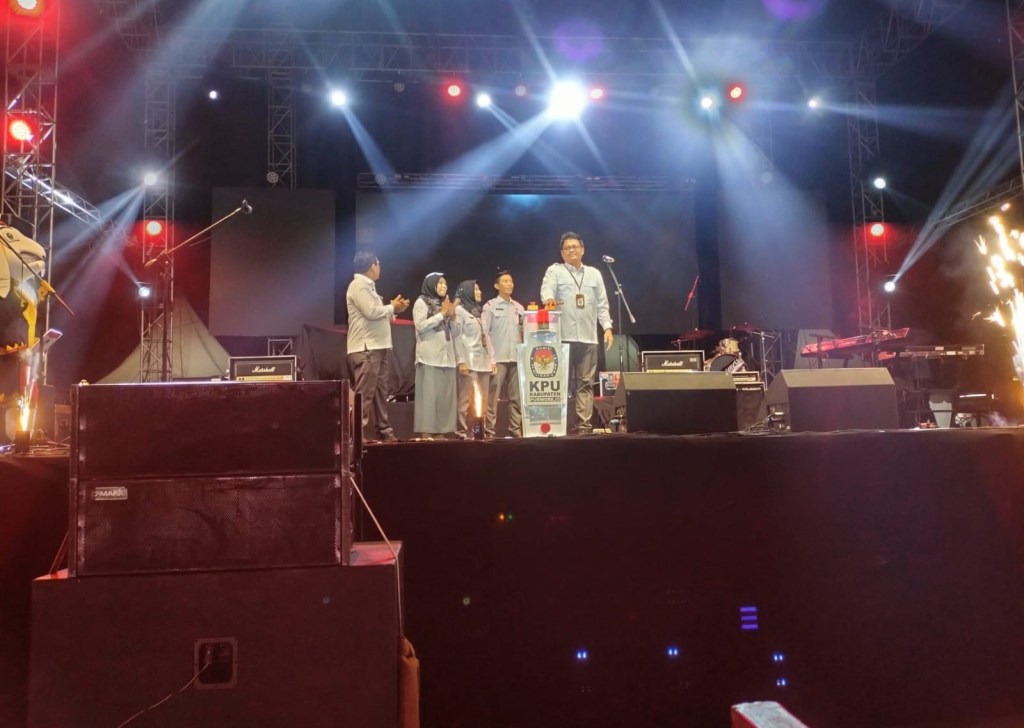 100 Hari Jelang Pilkada, KPU Purworejo Ajak Warga Goyang Bareng Guyon&nbsp;Waton