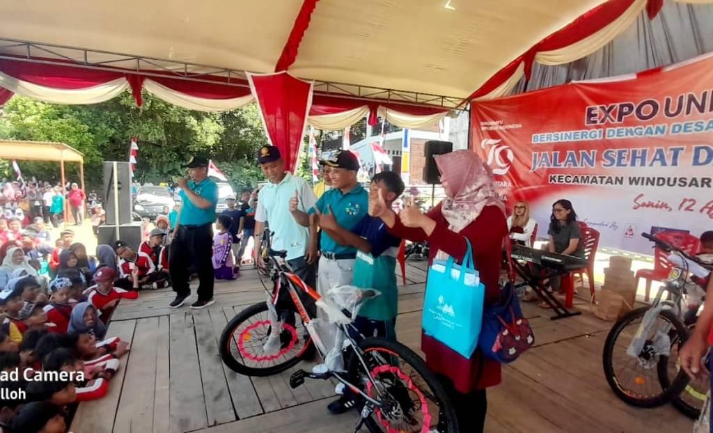 Masyarakat Kecamatan Windusari Banjiri Jalan Sehat Dan Expo&nbsp;UMKM