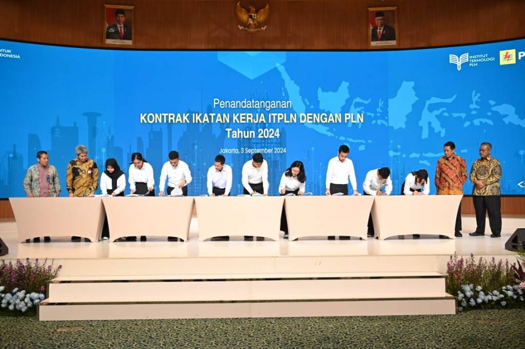 Lolos Seleksi, 135 Mahasiswa ITPLN Teken Kontrak Program Ikatan Kerja dengan&nbsp;PLN